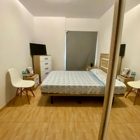 Δωμάτια σε οικογενειακή κατοικία Great And Cozy In The Center Of